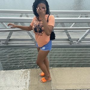 Meet your Posher, Laney